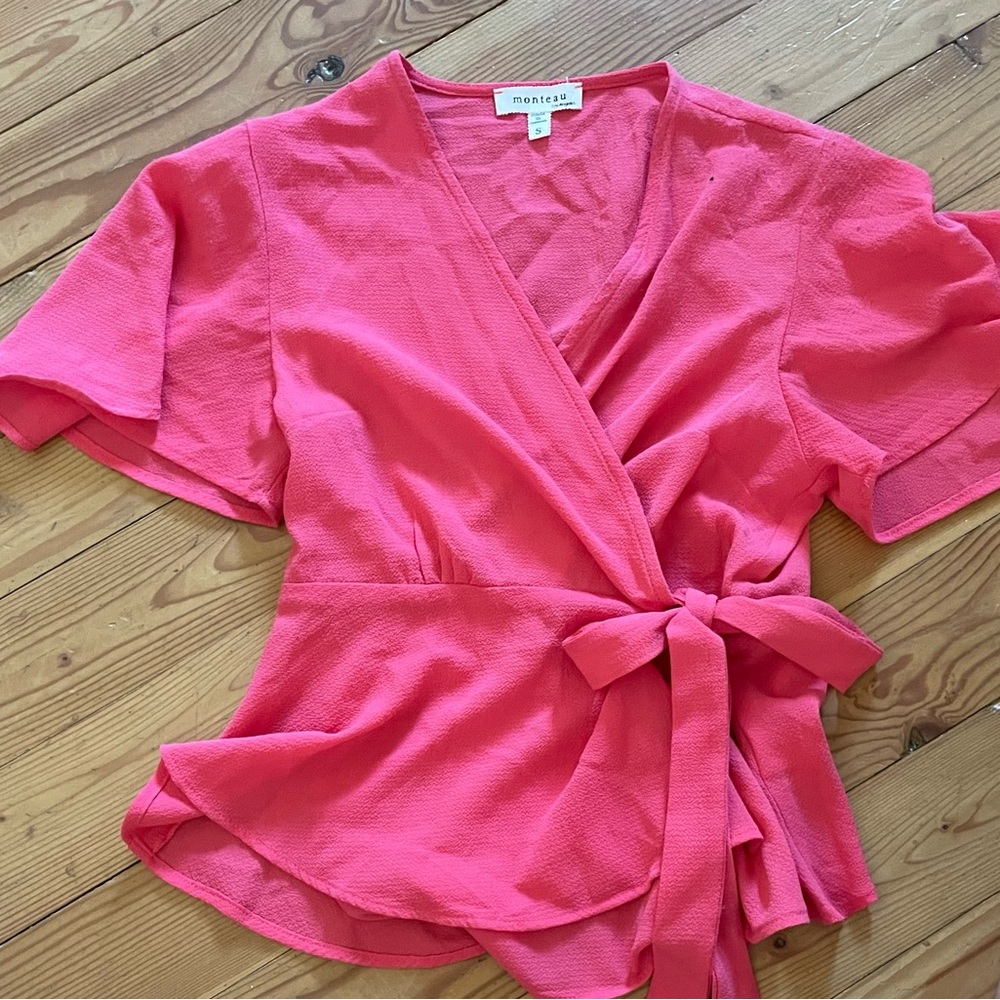 Monteau Los Angeles Wrap Top